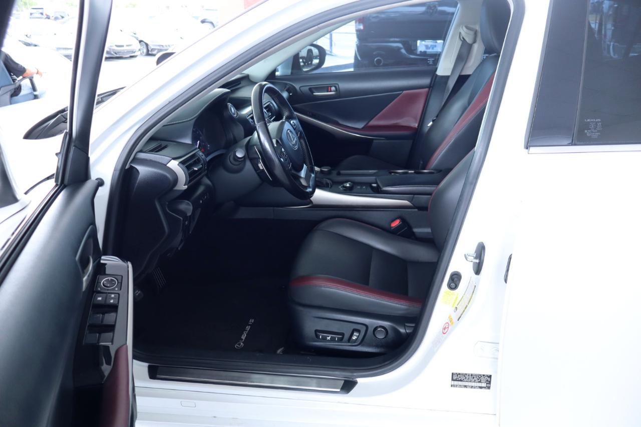 Lexus IS IS 300 RWD 2018