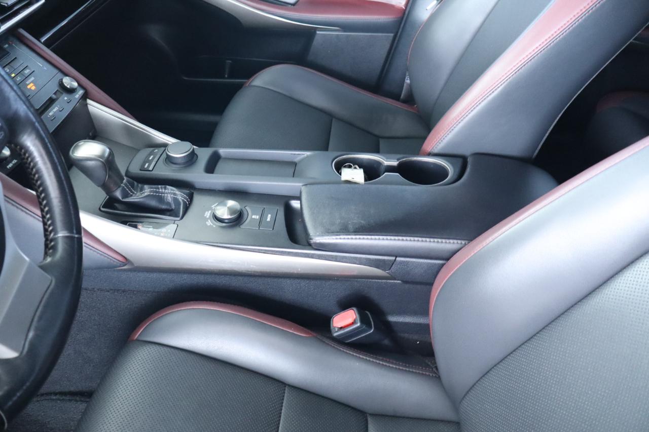Lexus IS IS 300 RWD 2018