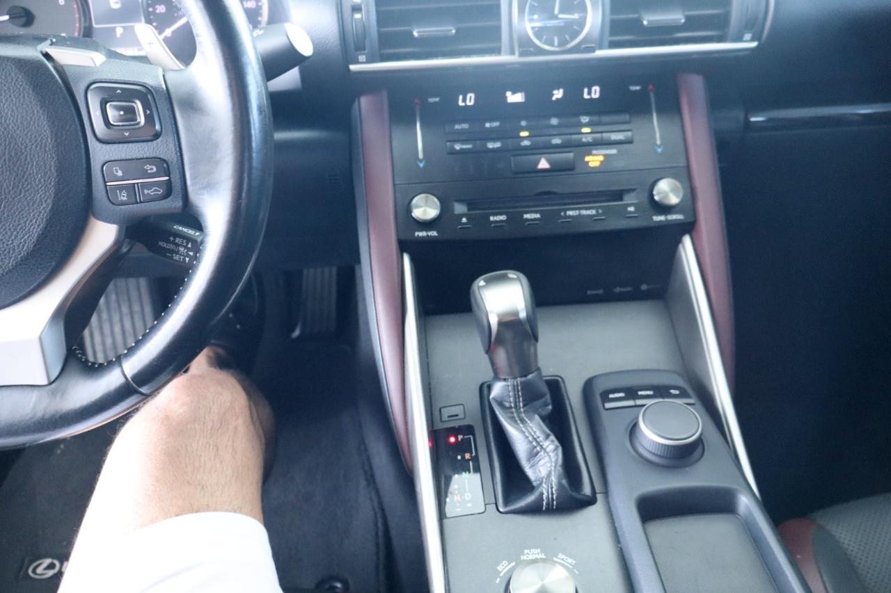 Lexus IS IS 300 RWD 2018