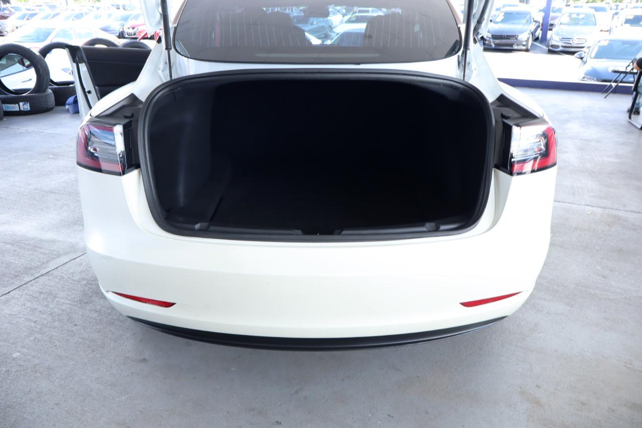 Tesla Model 3 Standard Range RWD 2020