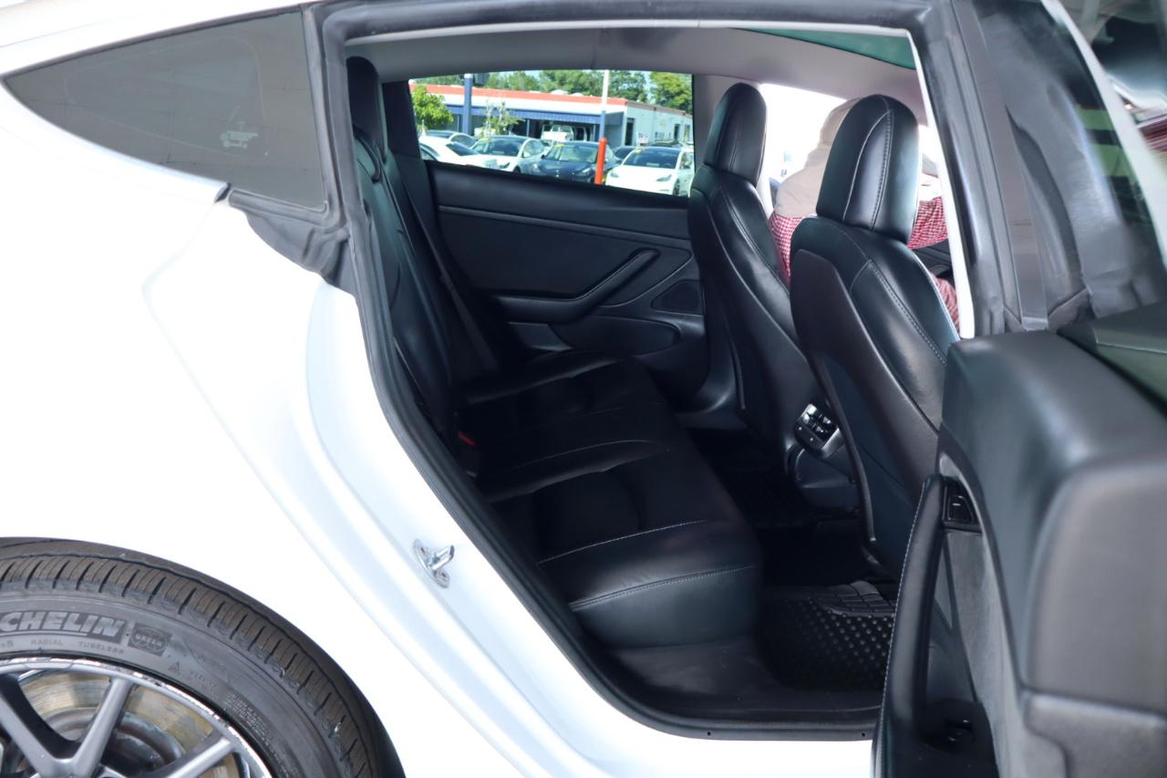Tesla Model 3 Standard Range RWD 2020