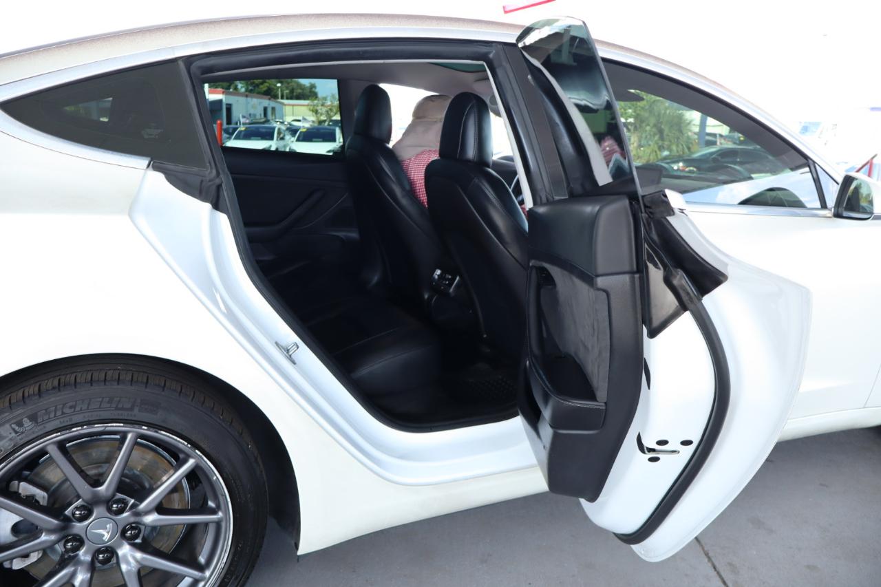 Tesla Model 3 Standard Range RWD 2020