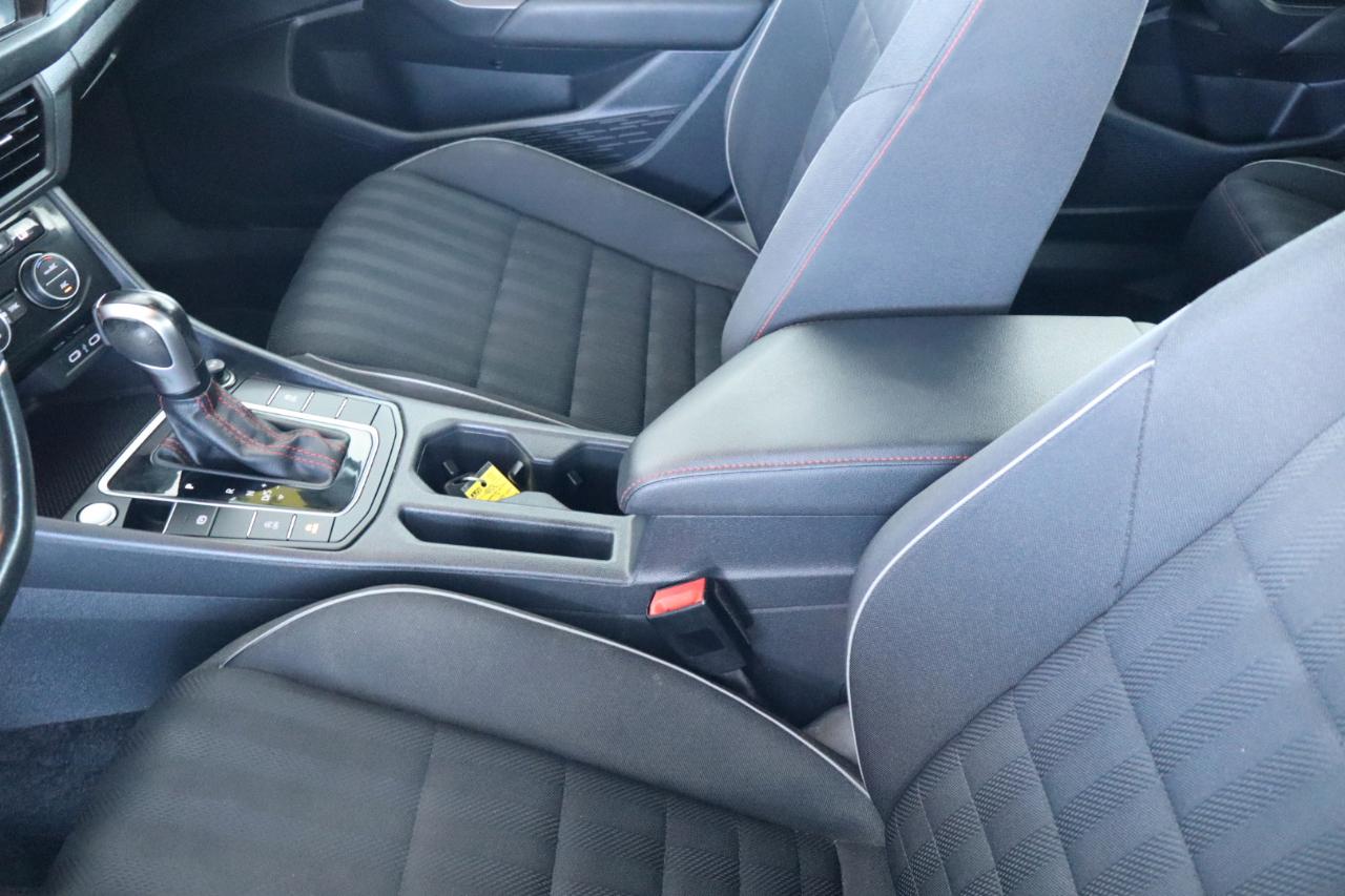 Volkswagen Jetta GLI S DSG 2021