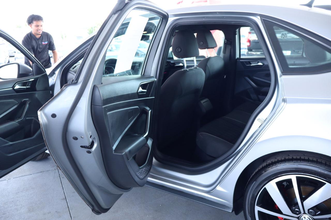 Volkswagen Jetta GLI S DSG 2021