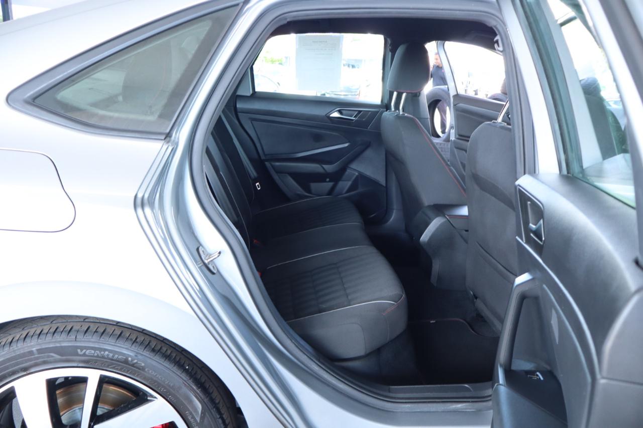 Volkswagen Jetta GLI S DSG 2021