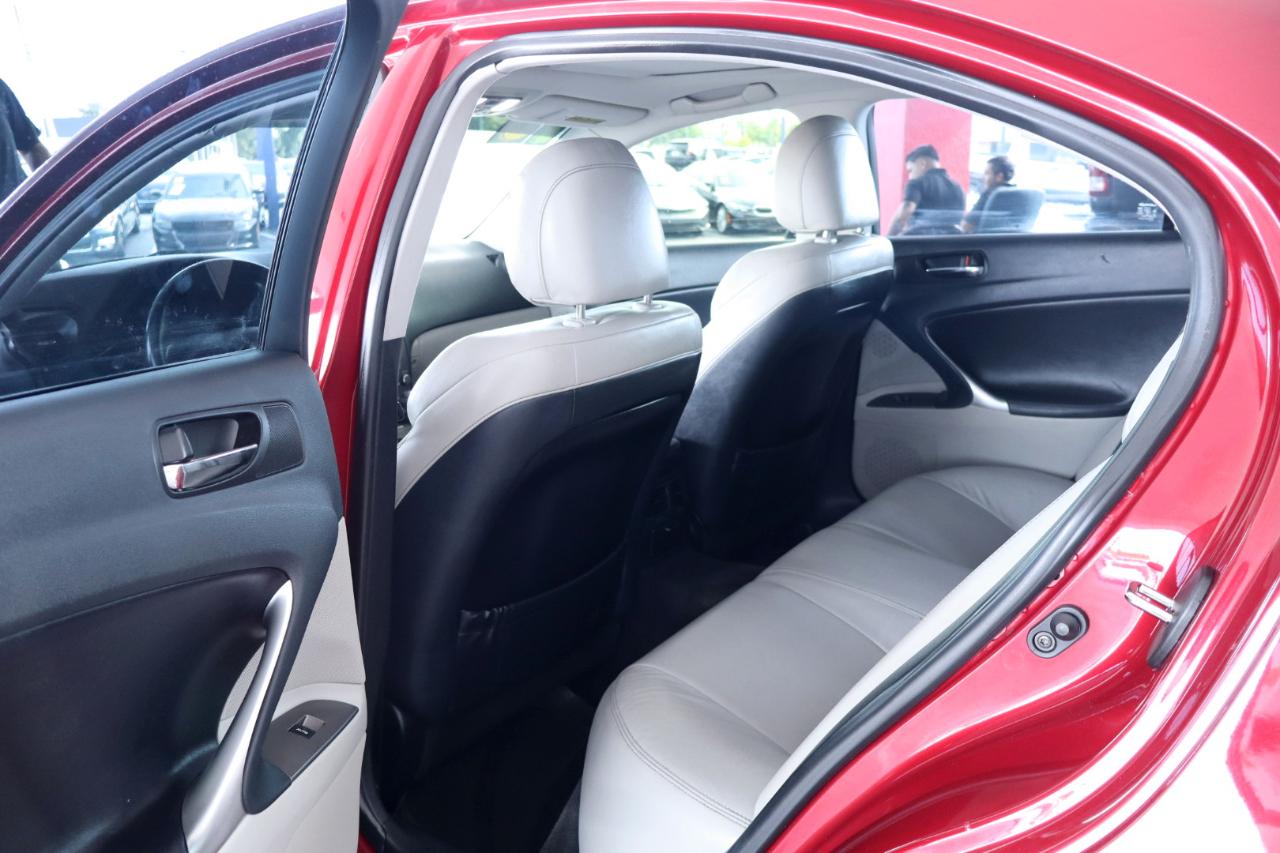 Lexus IS 250 4dr Sport Sdn Auto RWD 2010