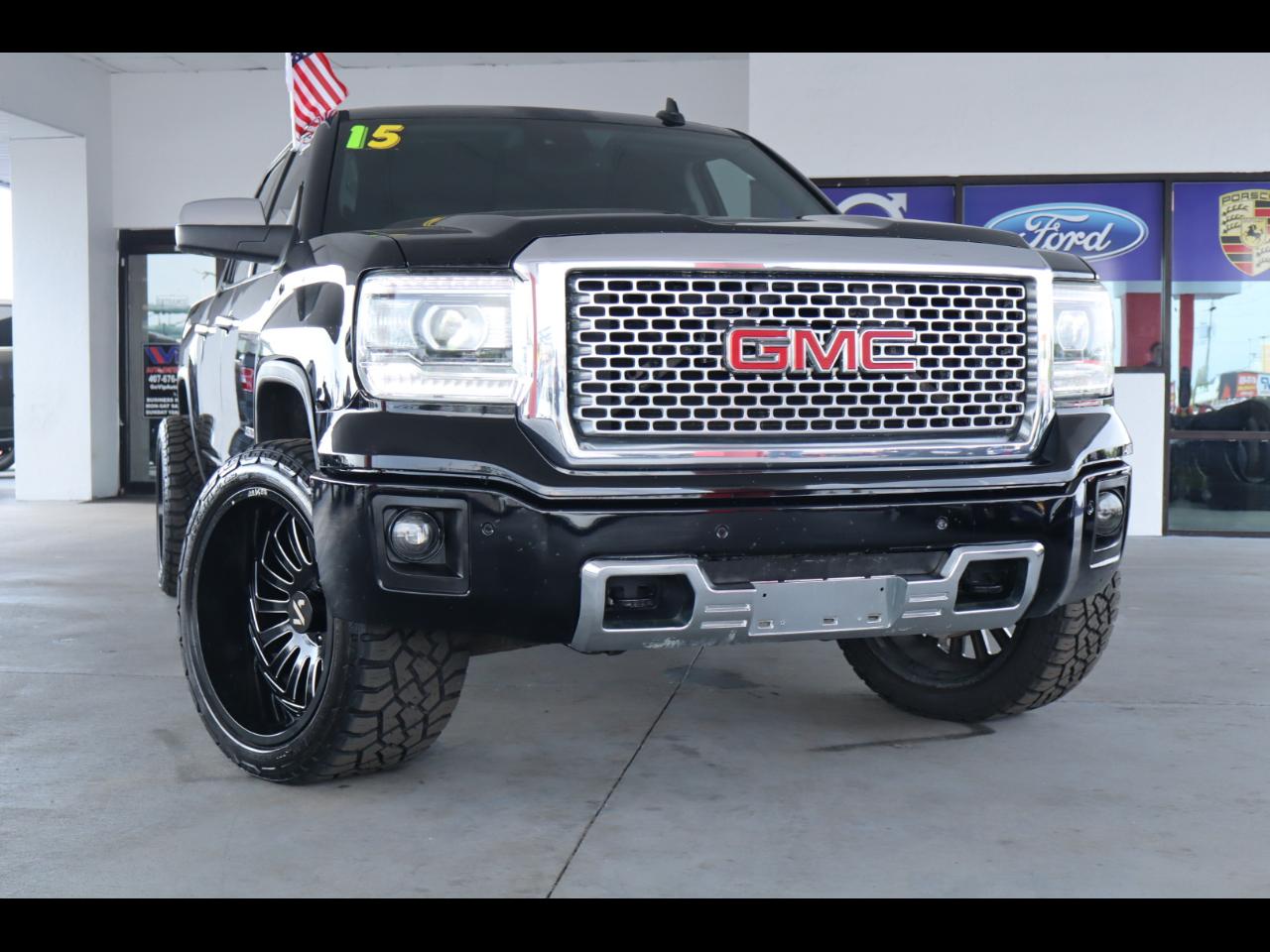 GMC Sierra 1500 4WD Crew Cab 143.5" Denali 2015