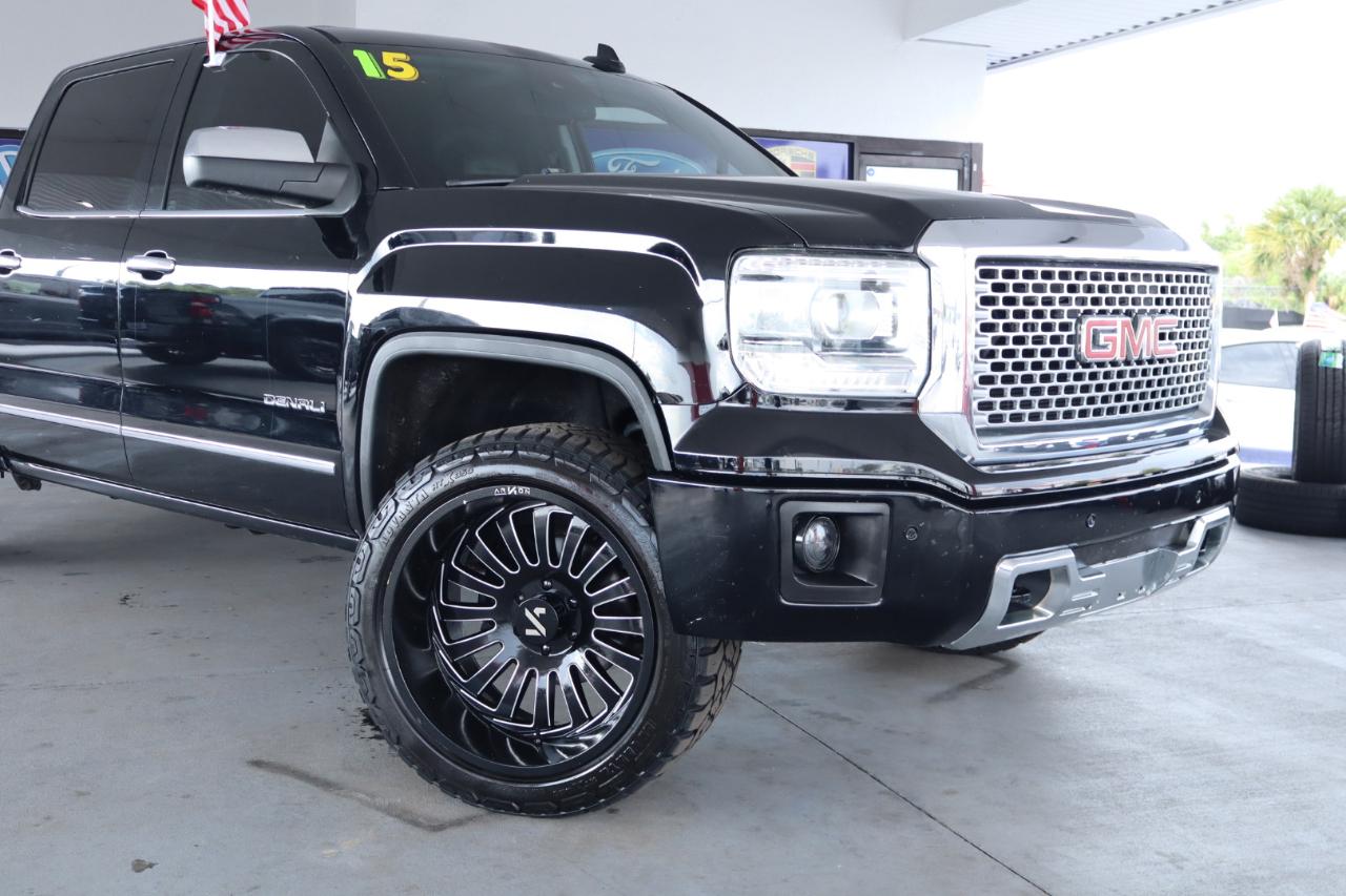 GMC Sierra 1500 4WD Crew Cab 143.5" Denali 2015