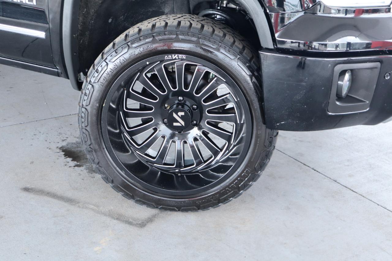 GMC Sierra 1500 4WD Crew Cab 143.5" Denali 2015