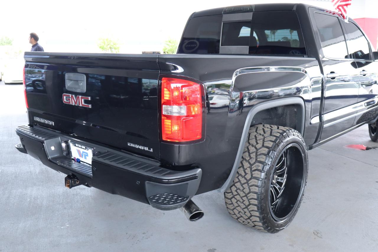 GMC Sierra 1500 4WD Crew Cab 143.5" Denali 2015