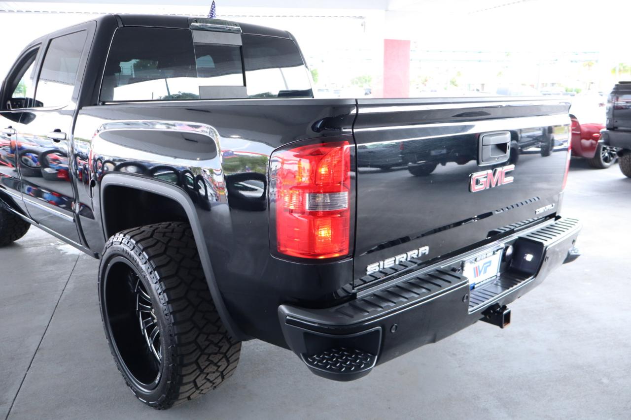 GMC Sierra 1500 4WD Crew Cab 143.5" Denali 2015