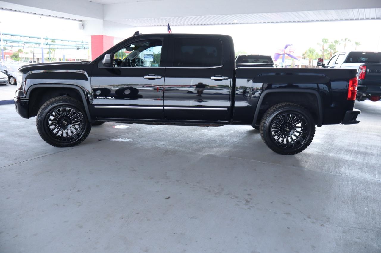 GMC Sierra 1500 4WD Crew Cab 143.5" Denali 2015