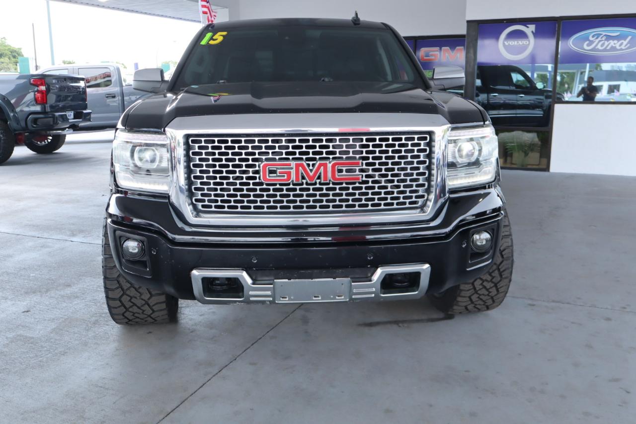 GMC Sierra 1500 4WD Crew Cab 143.5" Denali 2015