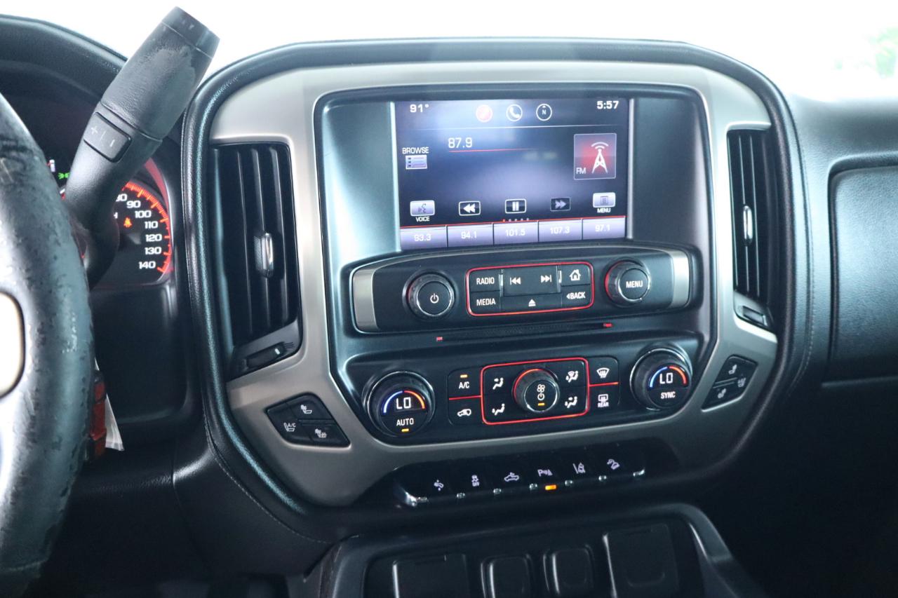 GMC Sierra 1500 4WD Crew Cab 143.5" Denali 2015