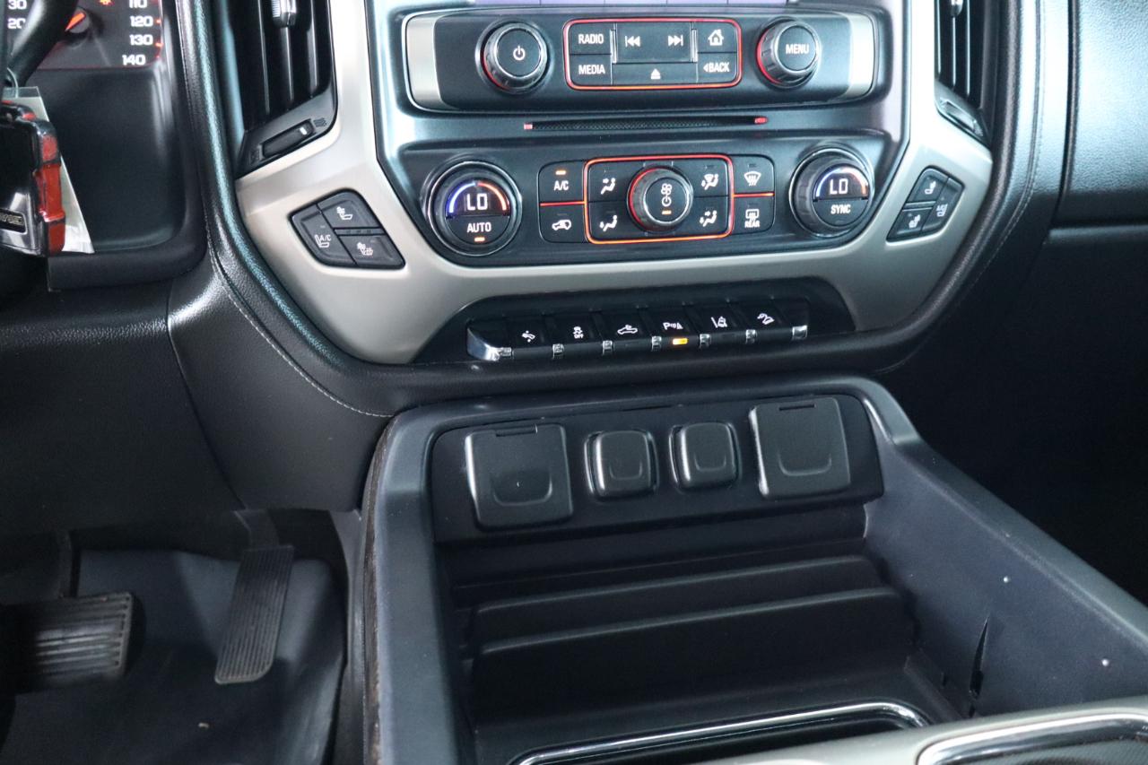 GMC Sierra 1500 4WD Crew Cab 143.5" Denali 2015