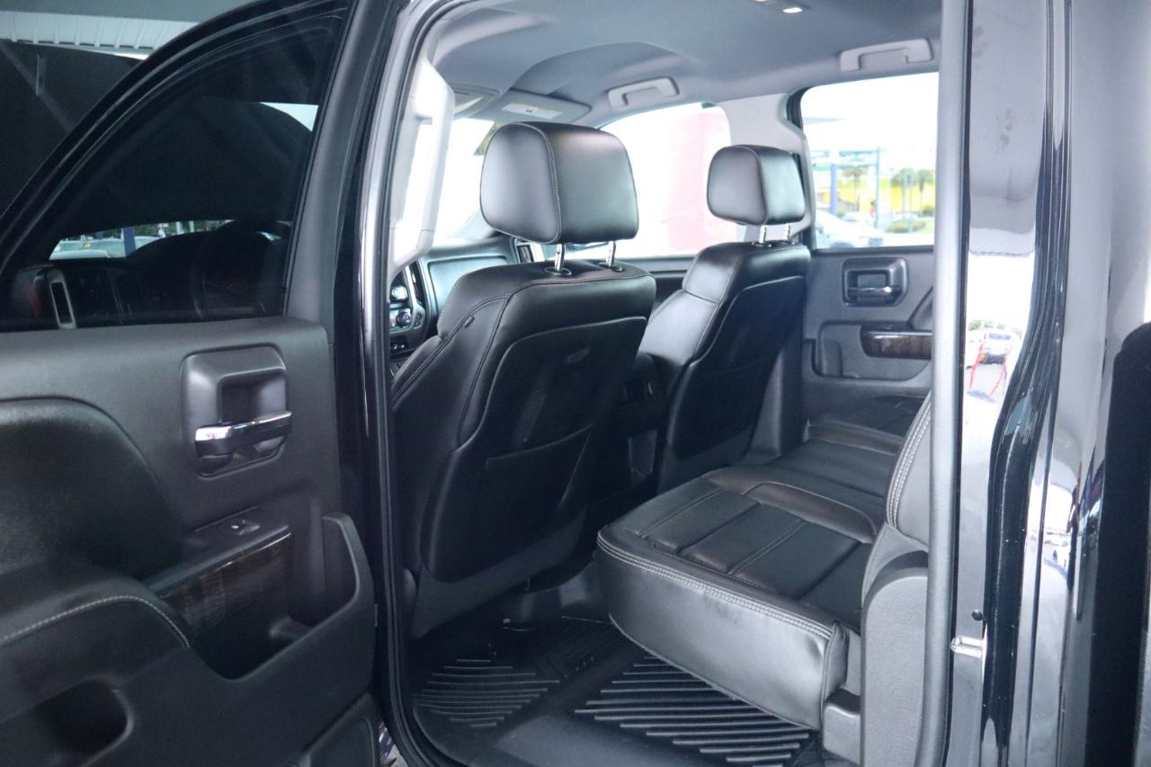 GMC Sierra 1500 4WD Crew Cab 143.5" Denali 2015