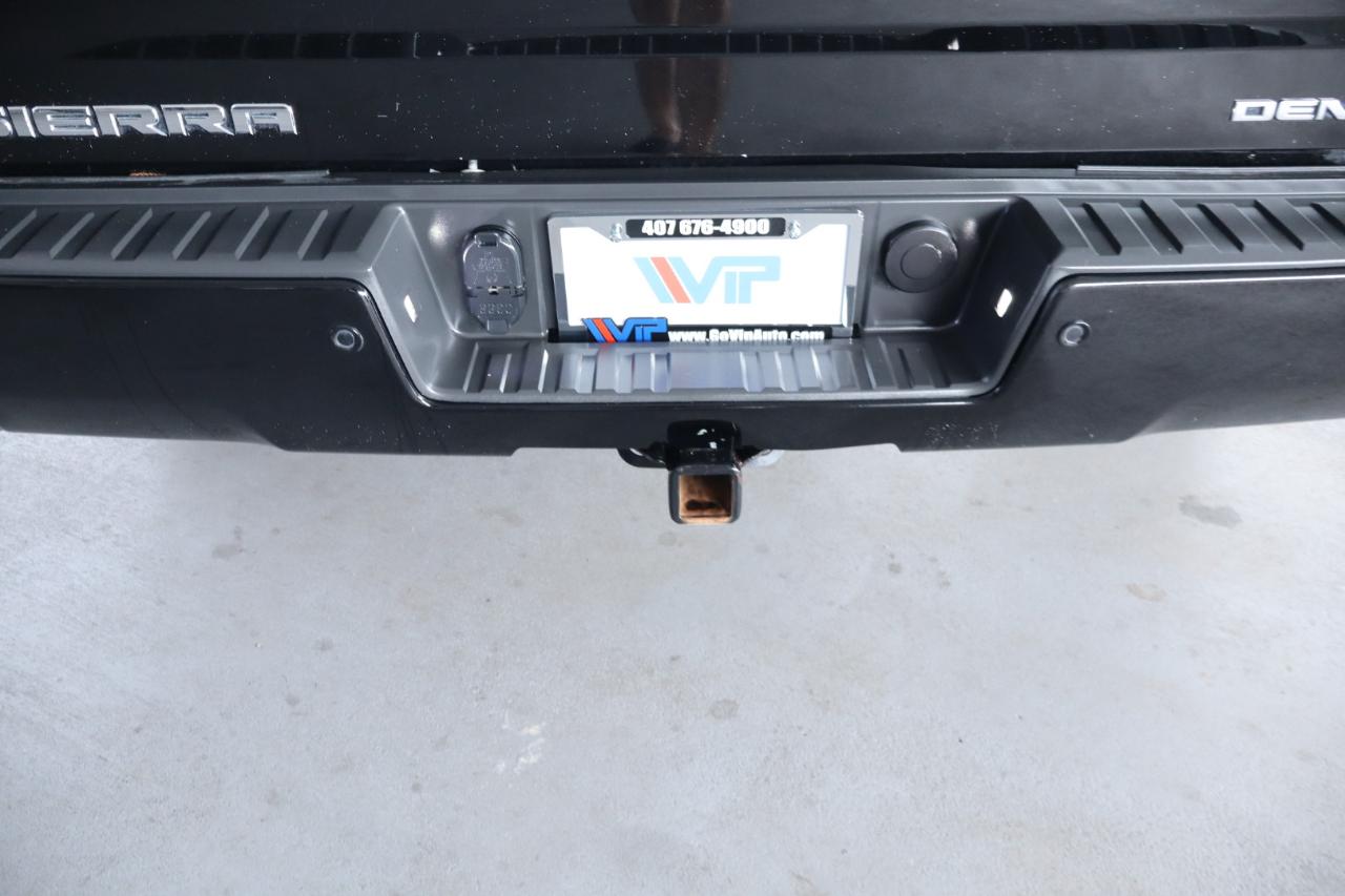 GMC Sierra 1500 4WD Crew Cab 143.5" Denali 2015
