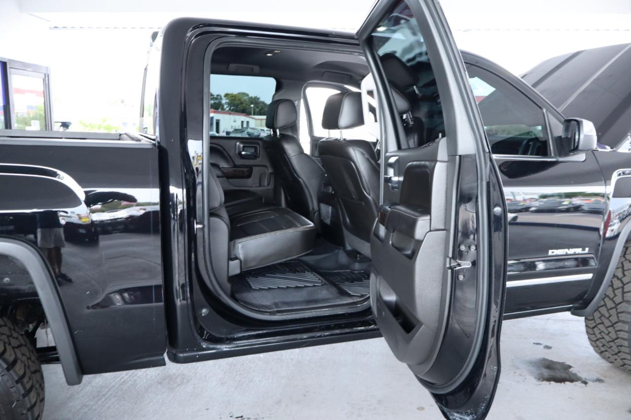GMC Sierra 1500 4WD Crew Cab 143.5" Denali 2015