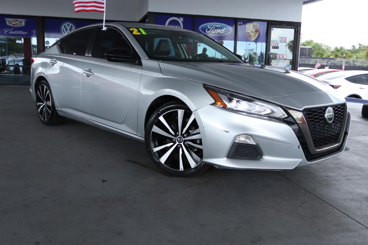 Nissan Altima 2.5 SR Sedan 2021