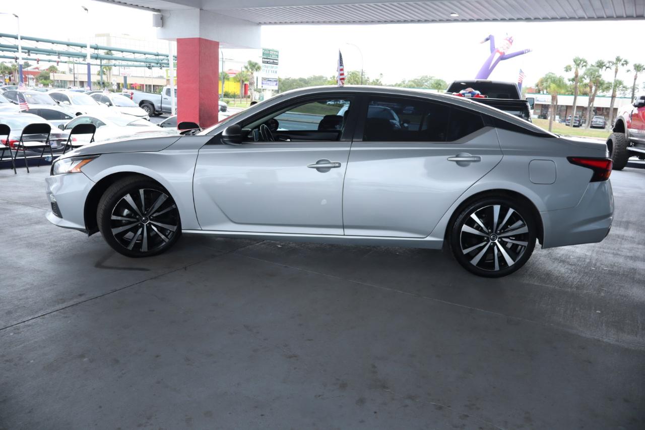 Nissan Altima 2.5 SR Sedan 2021