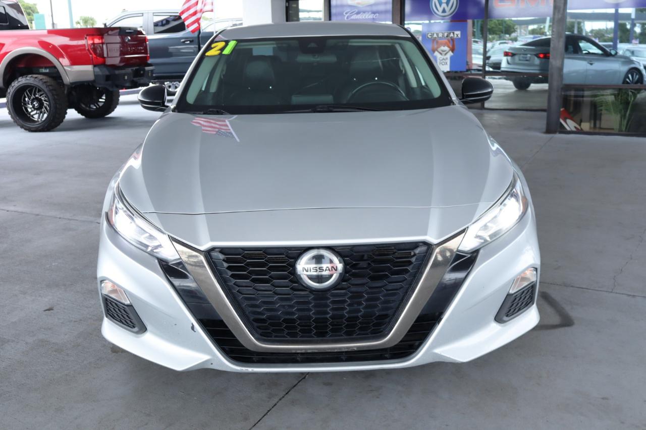 Nissan Altima 2.5 SR Sedan 2021