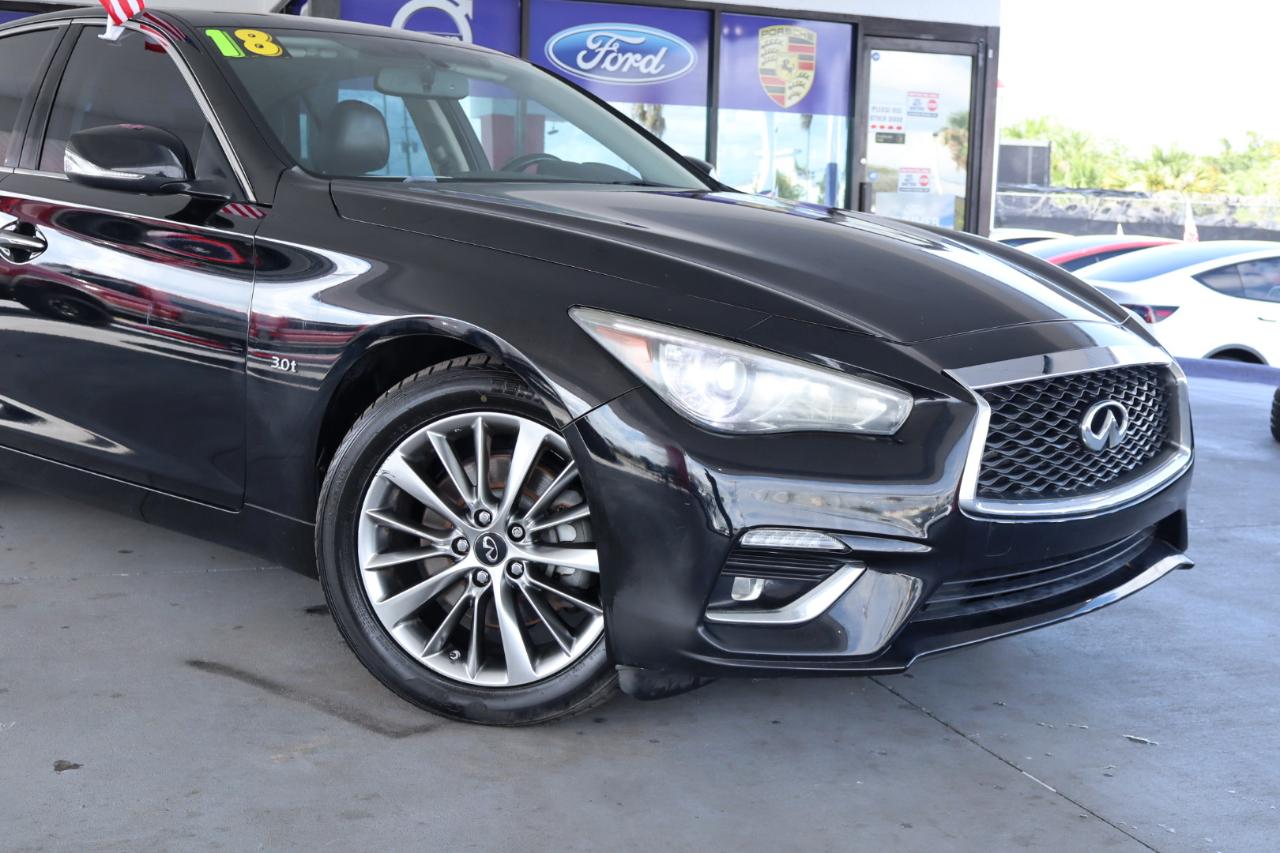 Infiniti Q50 3.0t LUXE RWD 2018