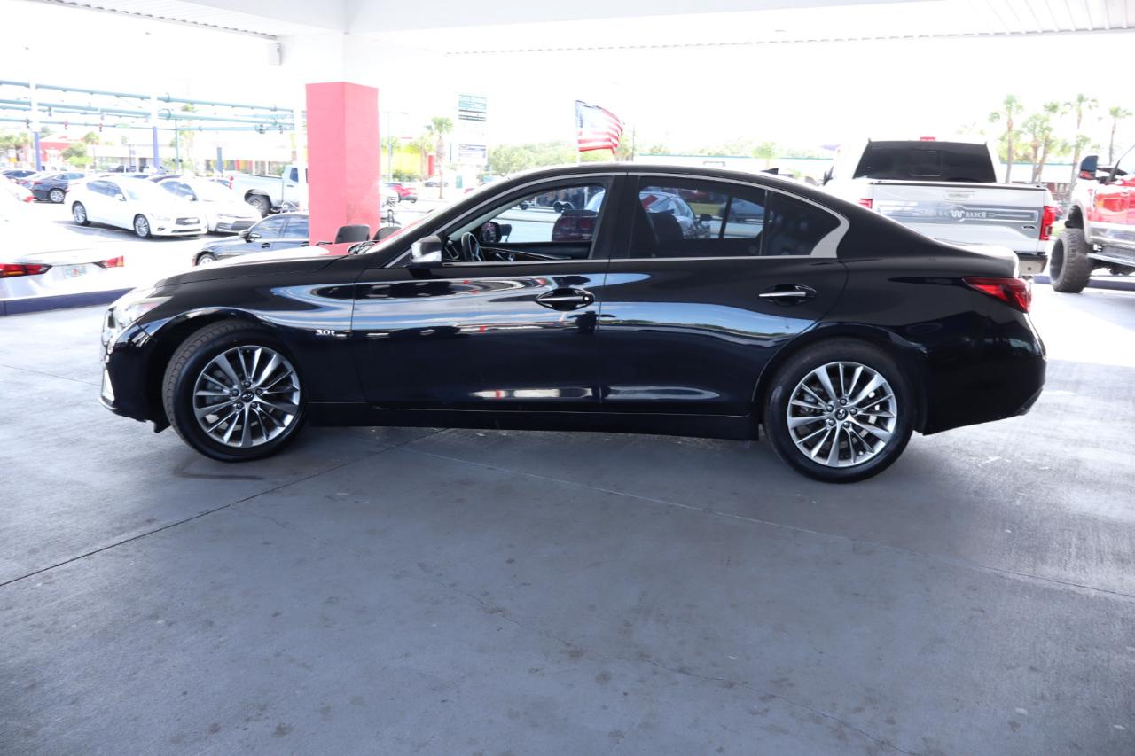 Infiniti Q50 3.0t LUXE RWD 2018