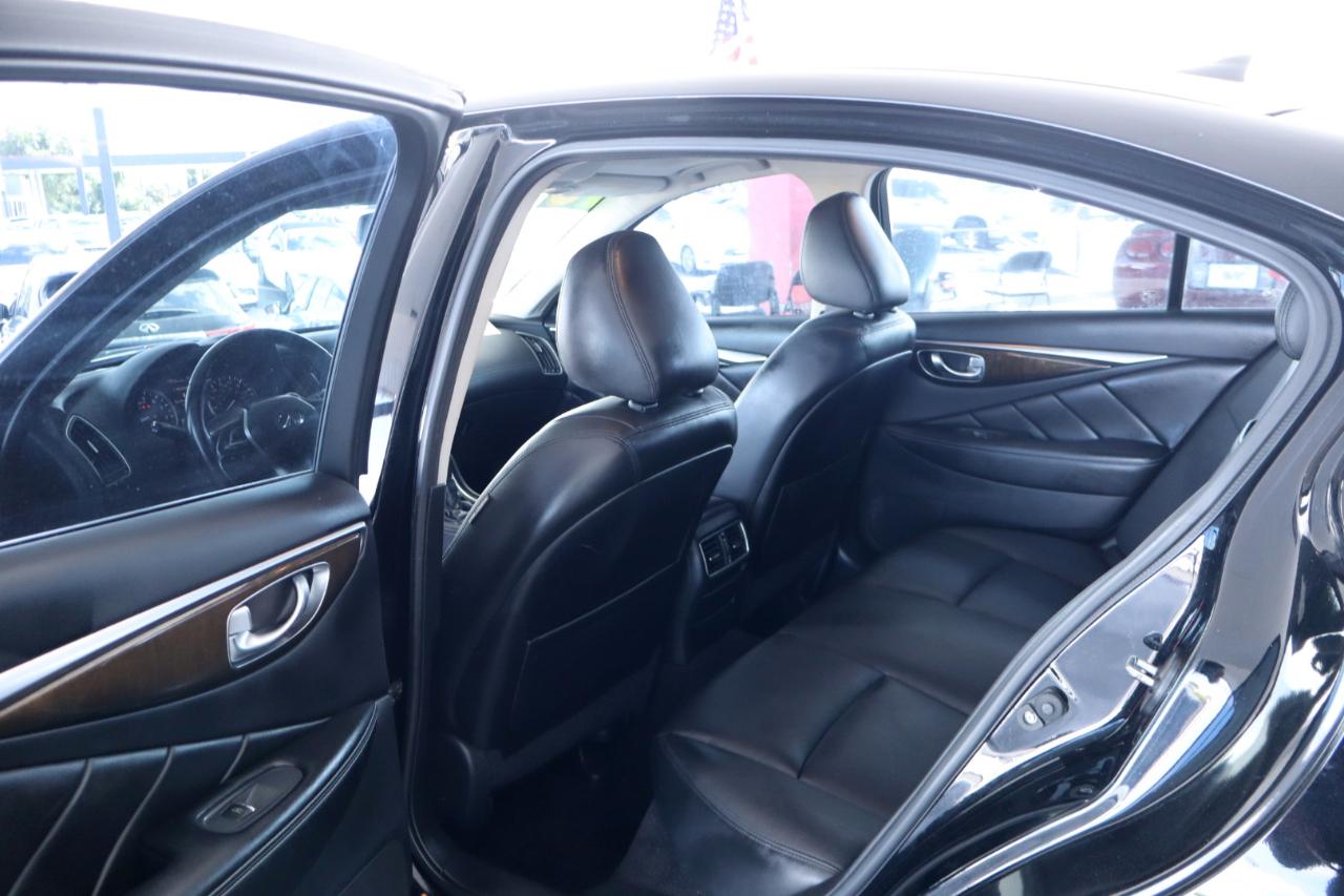 Infiniti Q50 3.0t LUXE RWD 2018