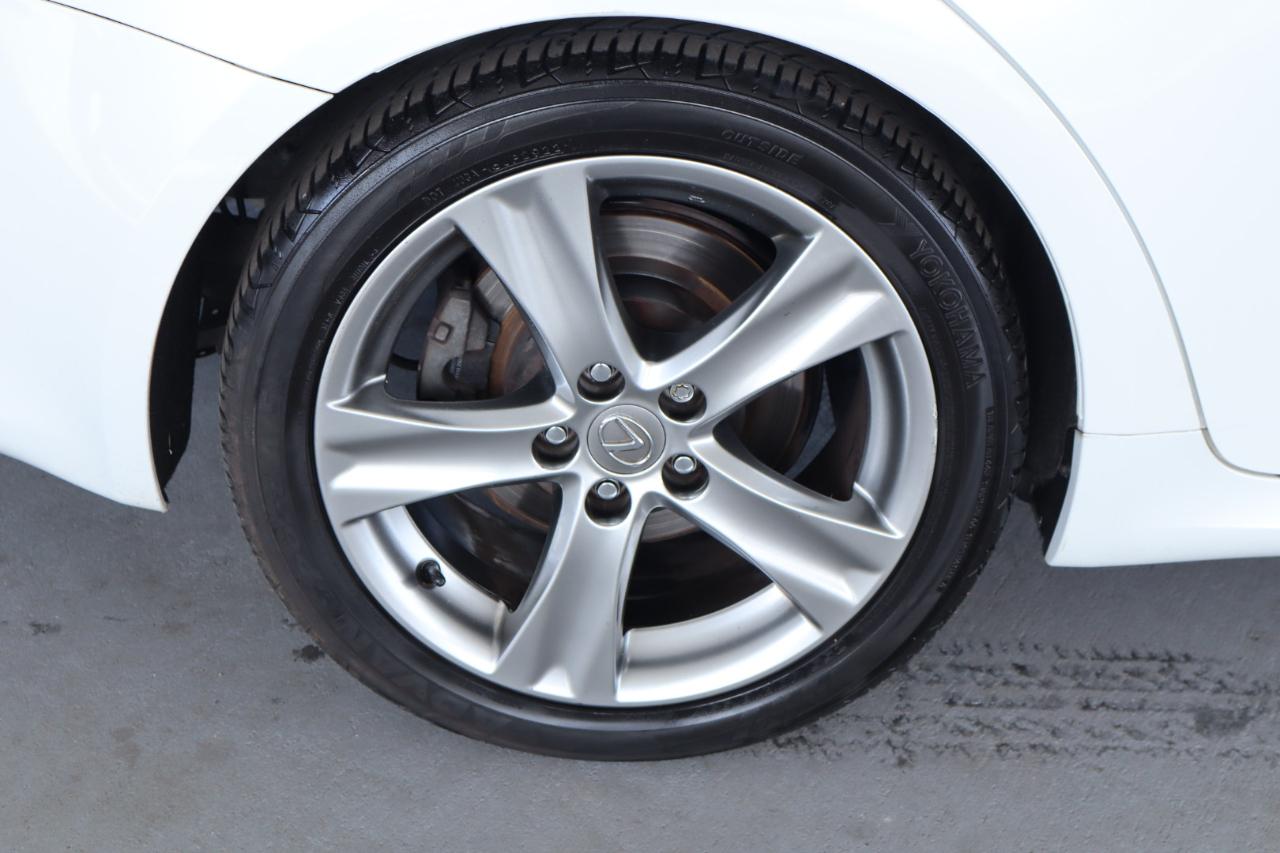 Lexus IS 350 4dr Sdn RWD 2012
