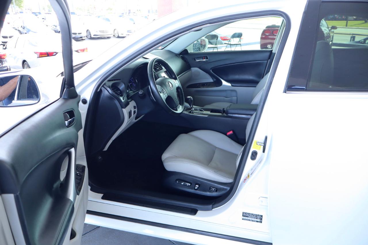 Lexus IS 350 4dr Sdn RWD 2012