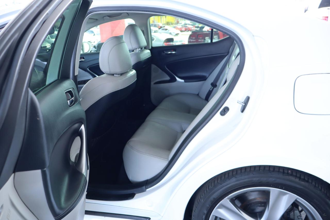 Lexus IS 350 4dr Sdn RWD 2012