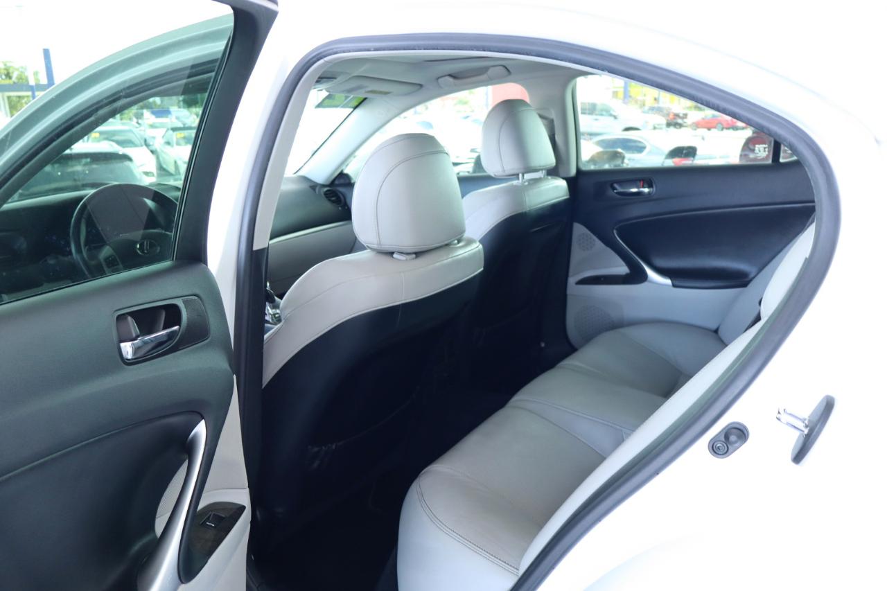 Lexus IS 350 4dr Sdn RWD 2012