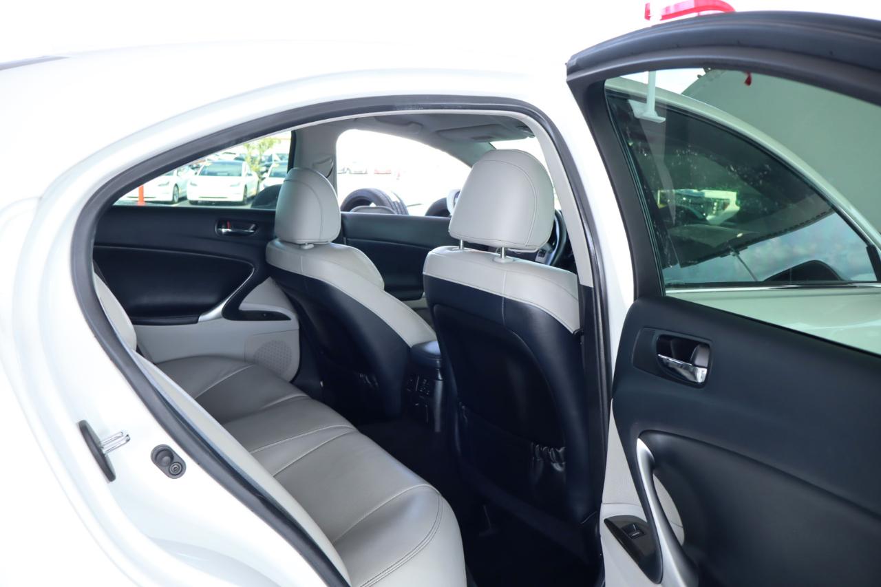 Lexus IS 350 4dr Sdn RWD 2012