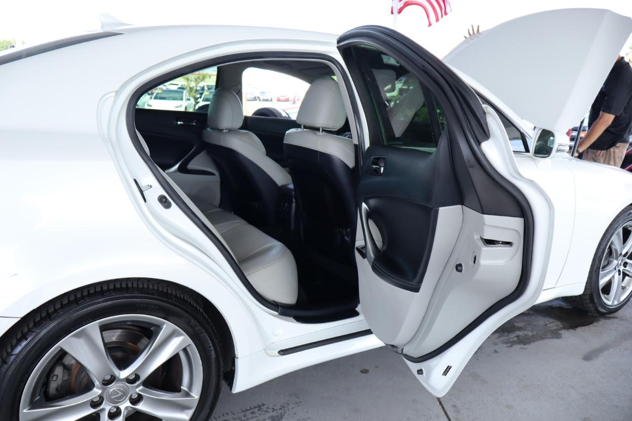 Lexus IS 350 4dr Sdn RWD 2012