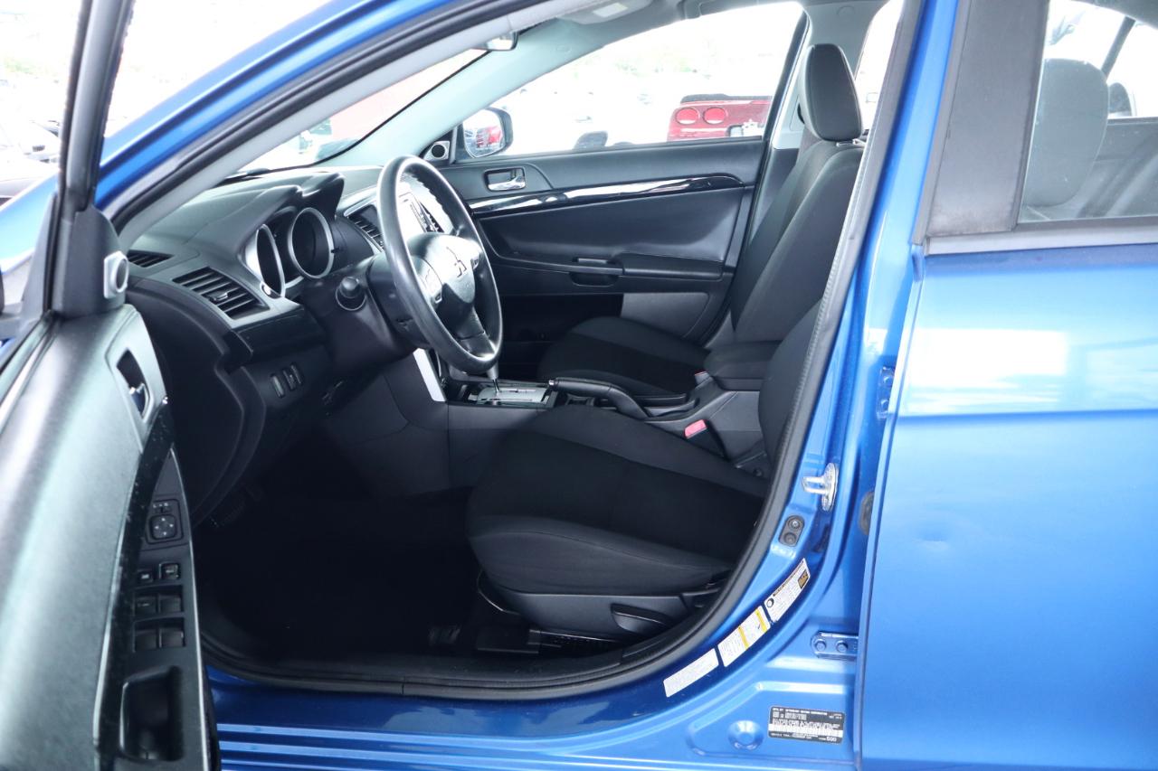 Mitsubishi Lancer ES 2.0 FWD CVT 2017