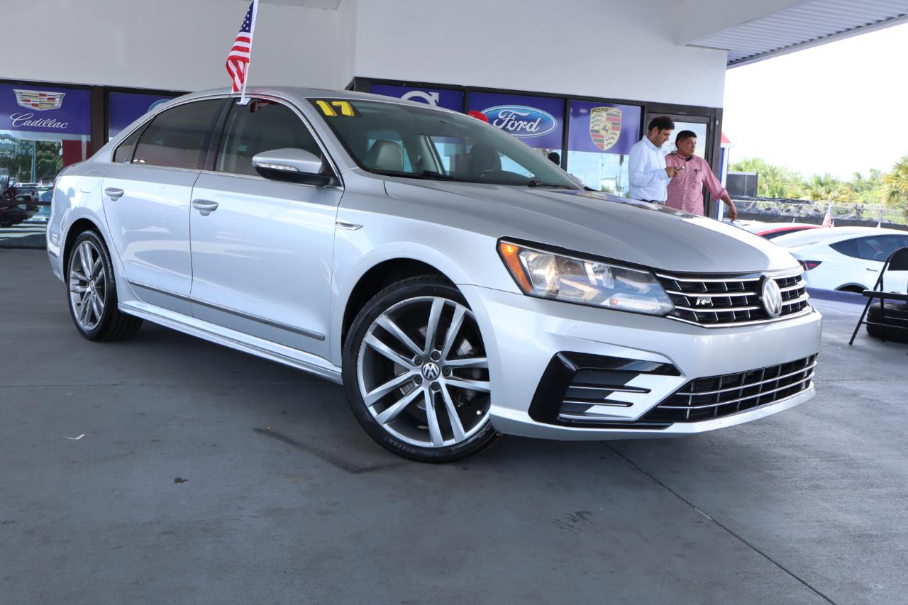Volkswagen Passat R-Line w/Comfort Pkg Auto 2017