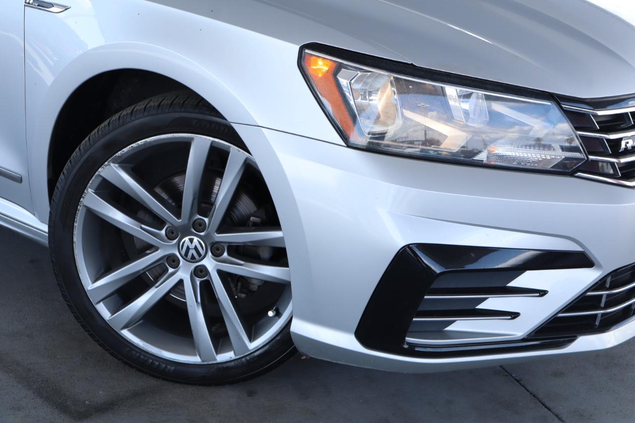 Volkswagen Passat R-Line w/Comfort Pkg Auto 2017