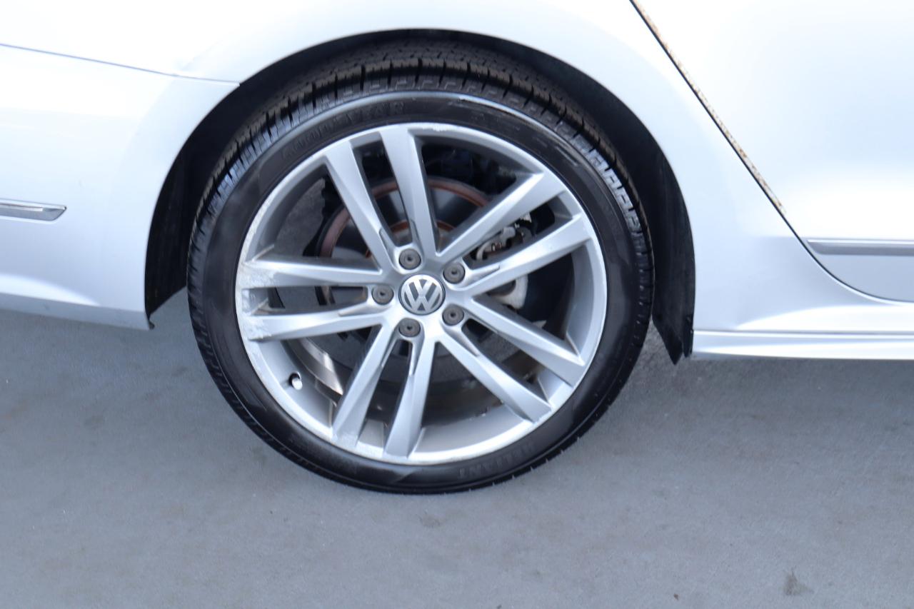 Volkswagen Passat R-Line w/Comfort Pkg Auto 2017