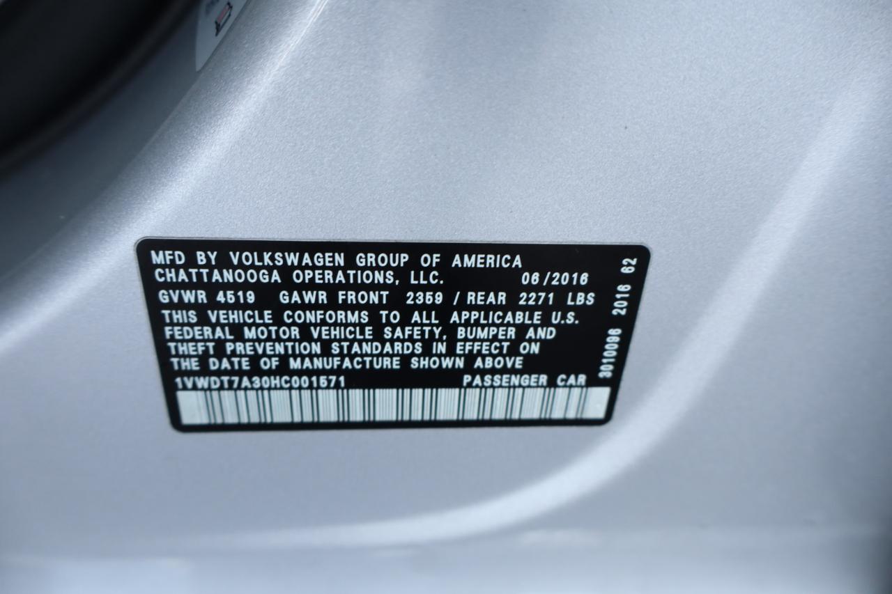 Volkswagen Passat R-Line w/Comfort Pkg Auto 2017