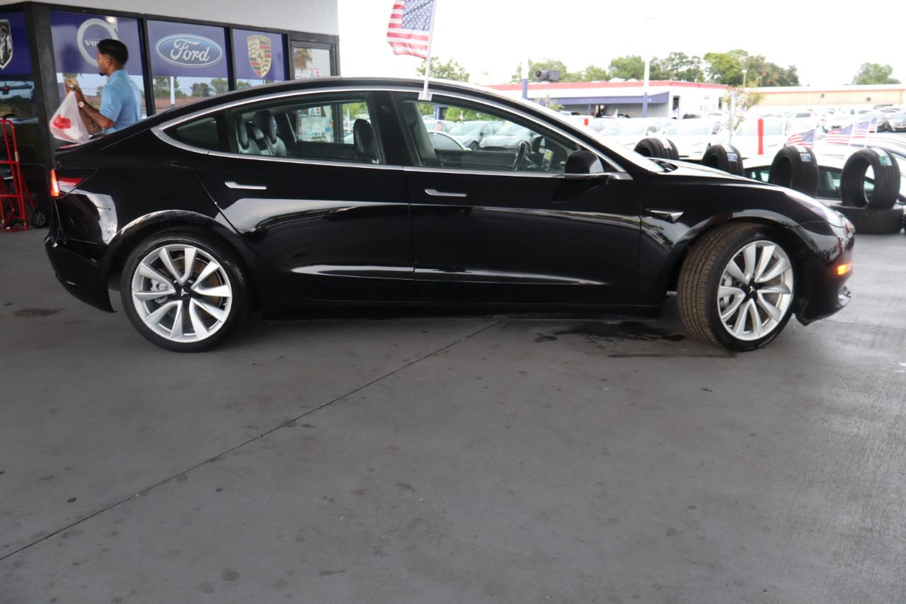 Tesla Model 3 Mid Range Battery RWD 2018