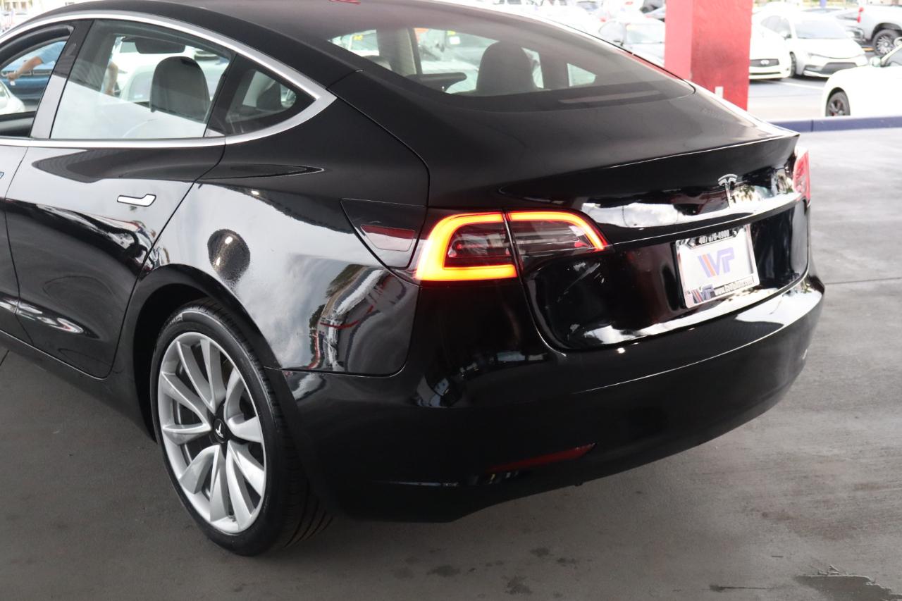 Tesla Model 3 Mid Range Battery RWD 2018