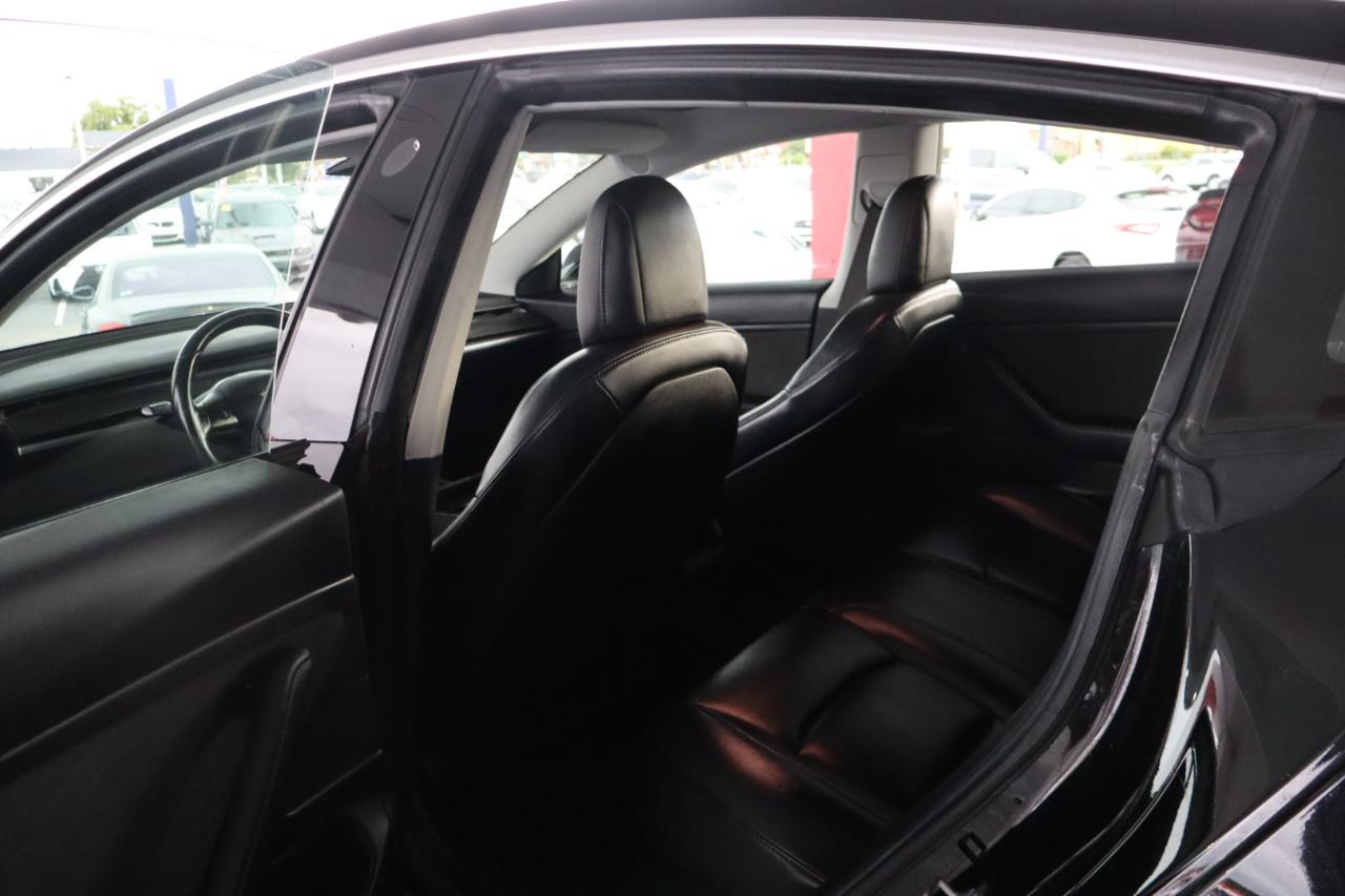 Tesla Model 3 Mid Range Battery RWD 2018