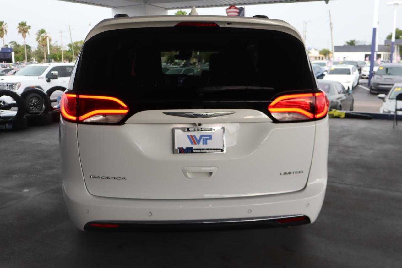 Chrysler Pacifica Limited FWD 2018
