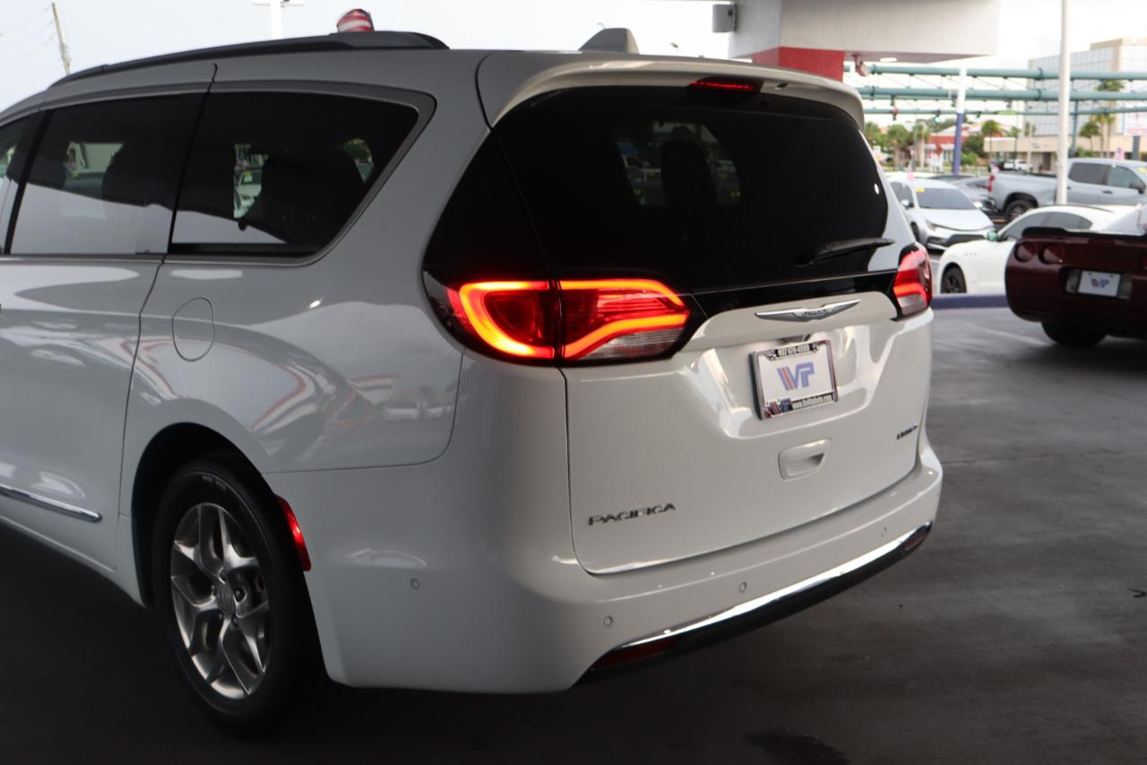 Chrysler Pacifica Limited FWD 2018