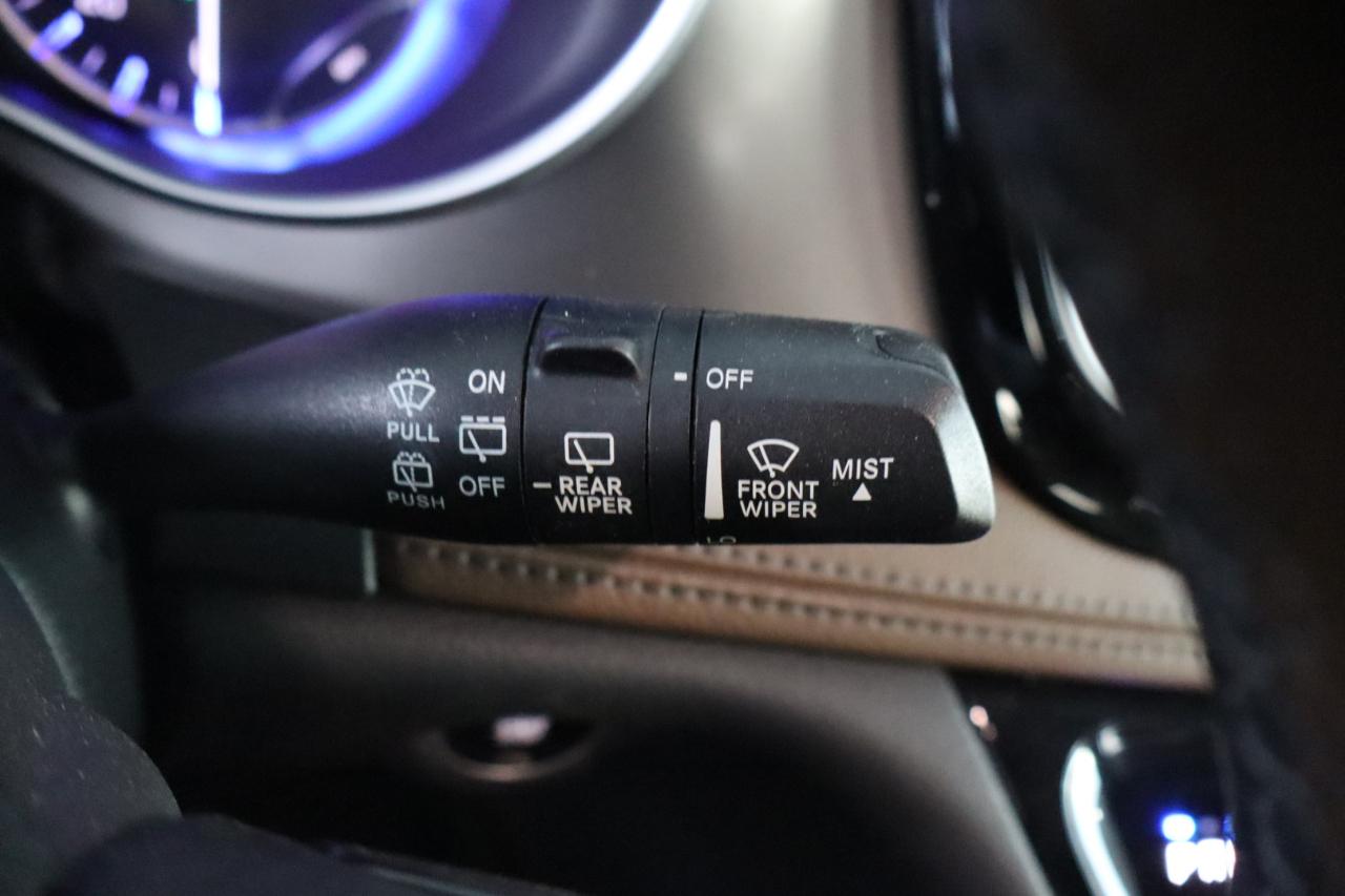 Chrysler Pacifica Limited FWD 2018
