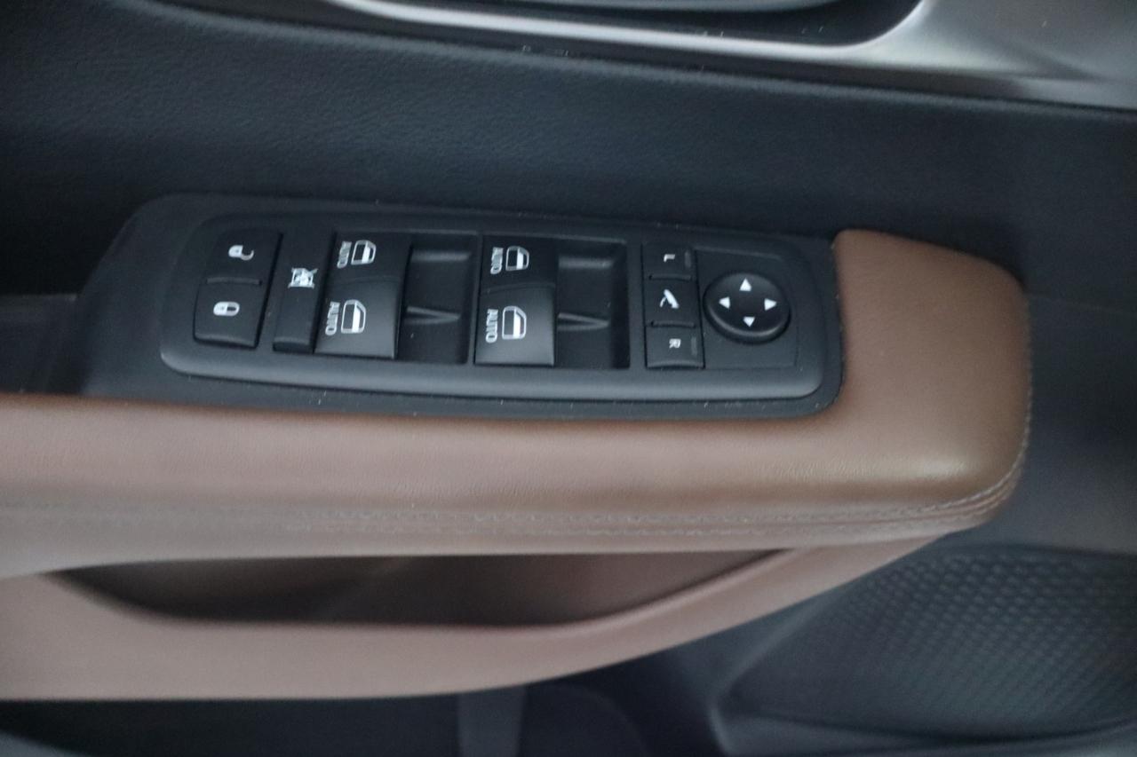 Chrysler Pacifica Limited FWD 2018