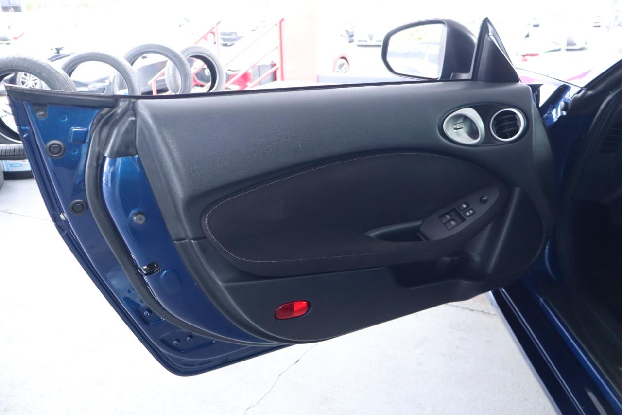 Nissan 370Z Coupe Manual 2017
