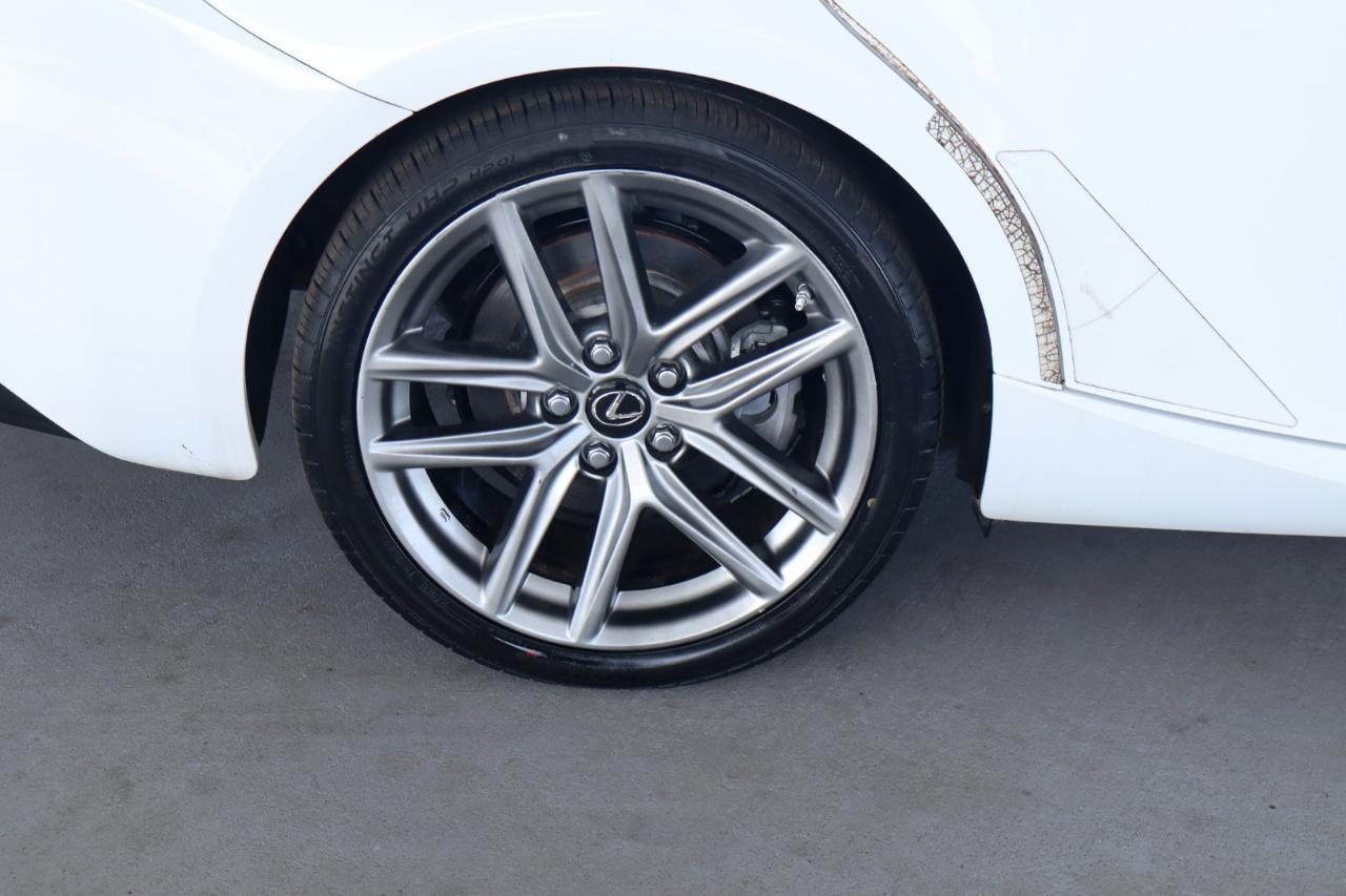 Lexus IS 350 4dr Sdn RWD 2016