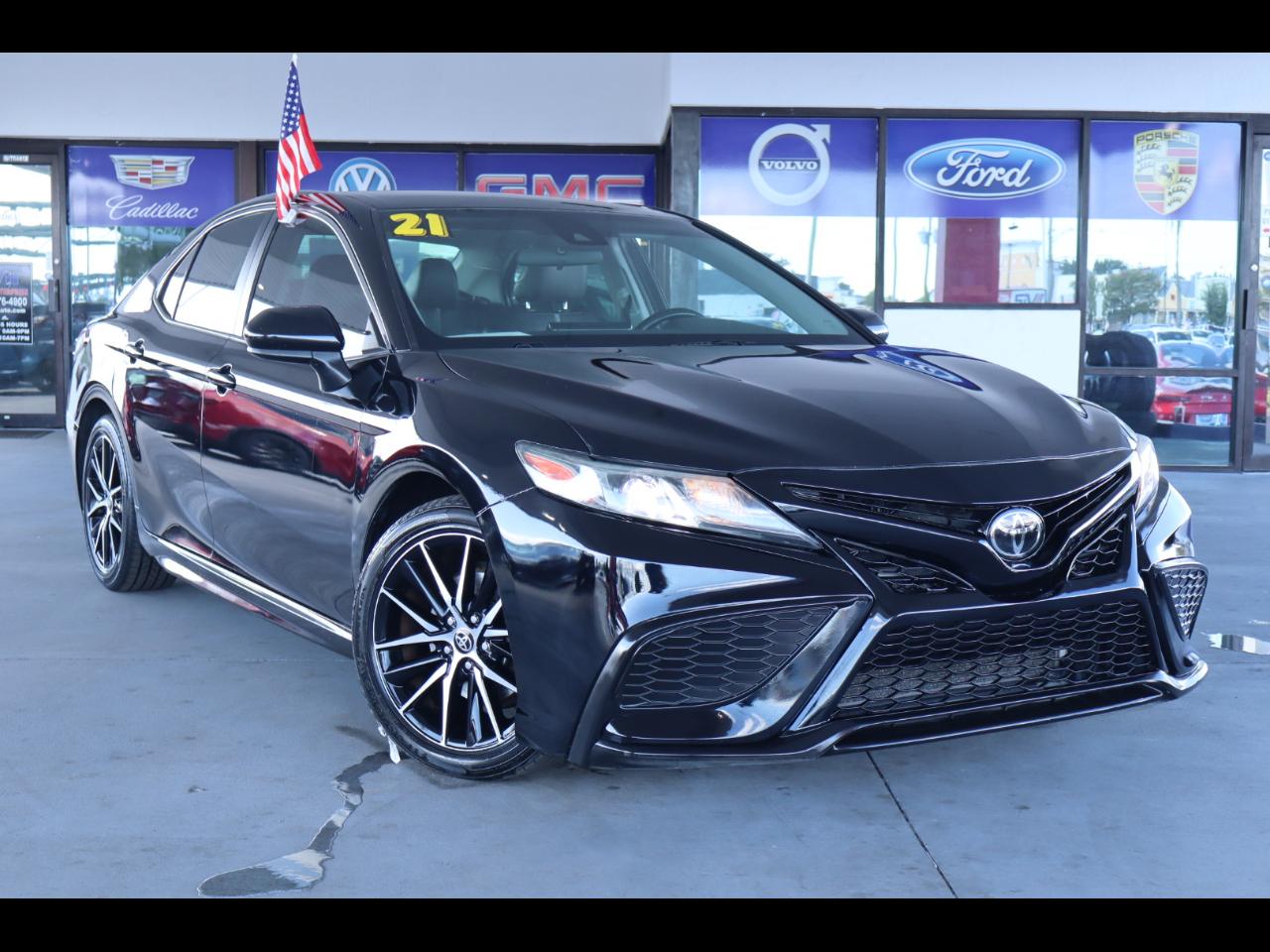 Toyota Camry SE Auto (Natl) 2021