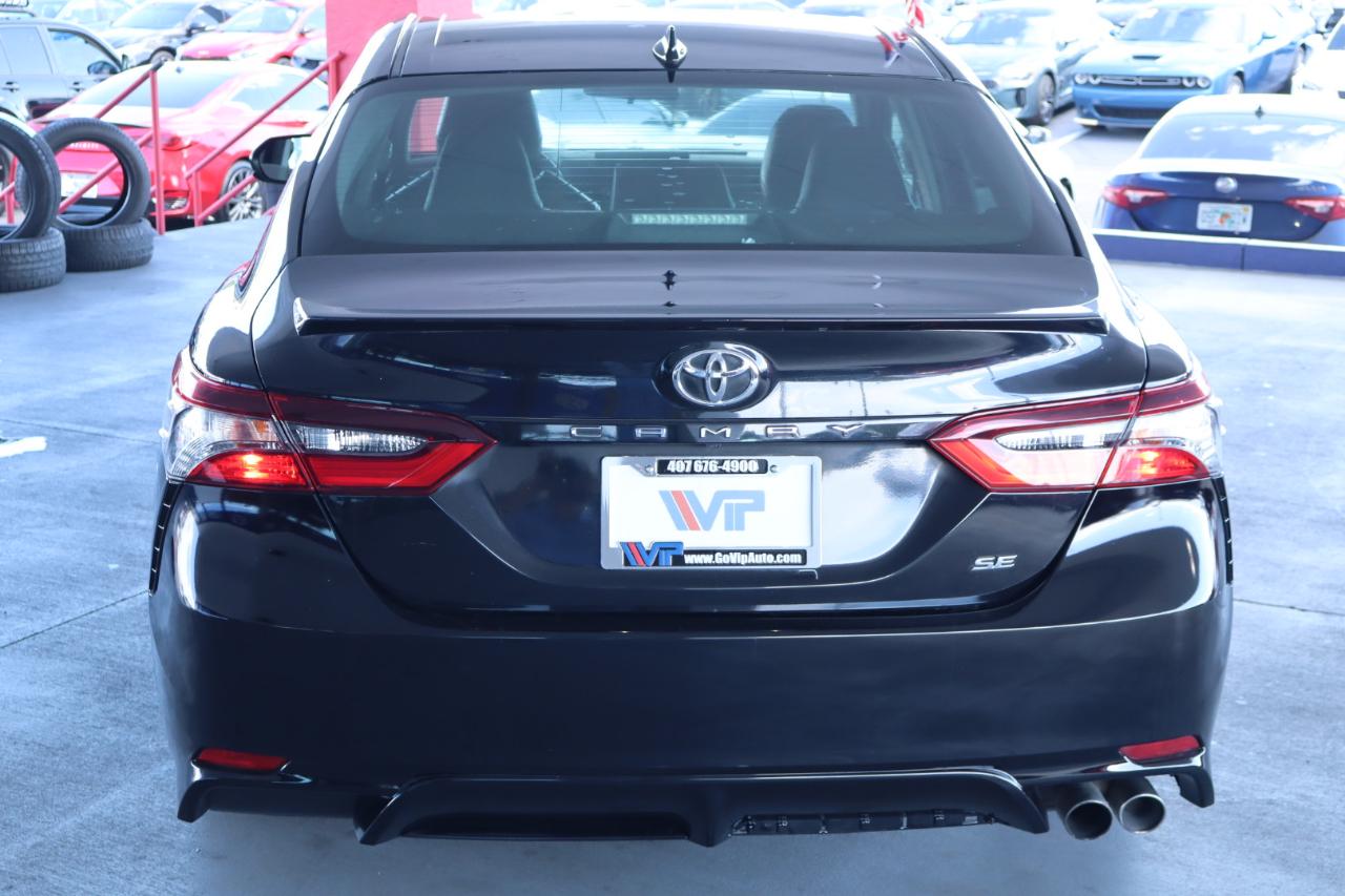 Toyota Camry SE Auto (Natl) 2021